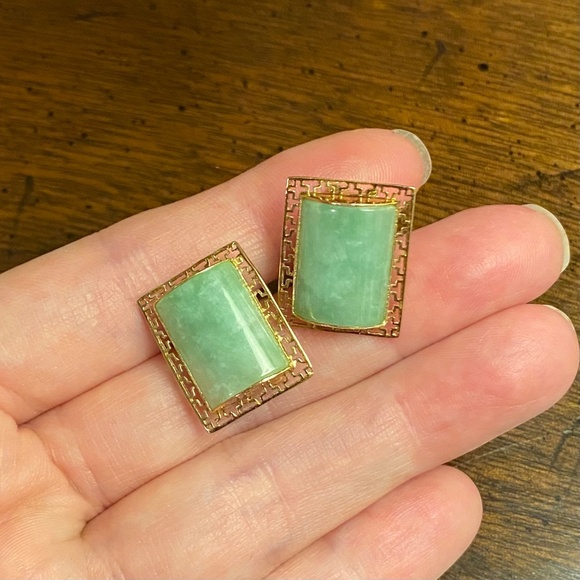 Vintage Jade 14K Solid Gold Earrings - Picture 5 of 8
